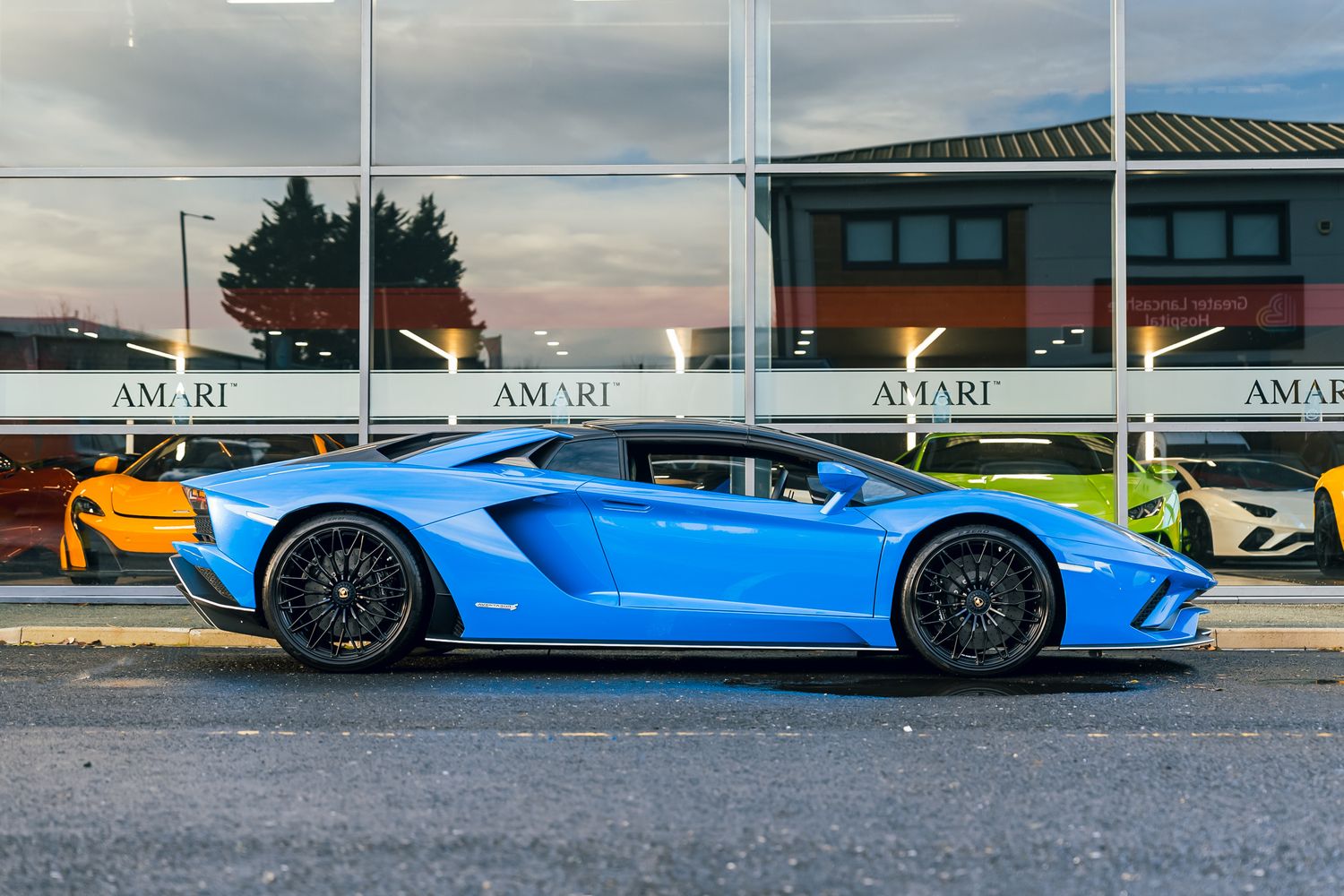 Lamborghini Aventador S Roadster LP 740-4