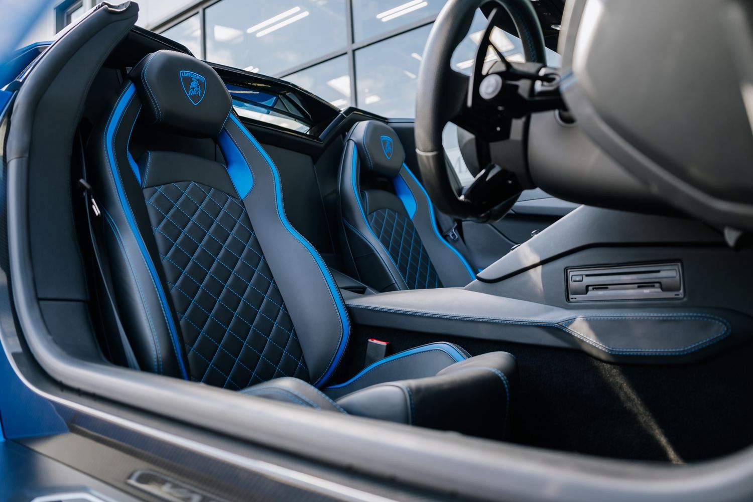 Lamborghini Aventador S Roadster LP 740-4