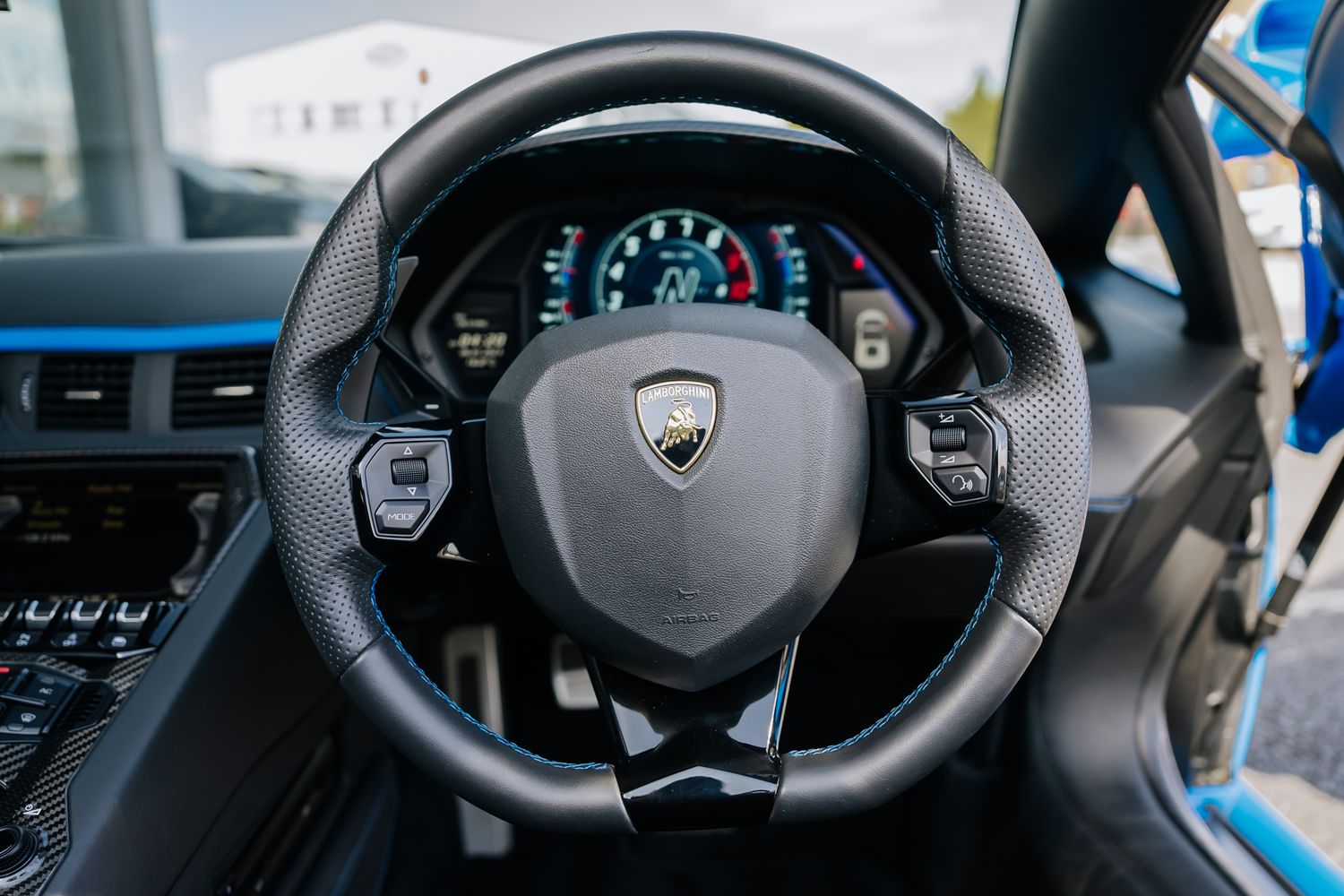 Lamborghini Aventador S Roadster LP 740-4