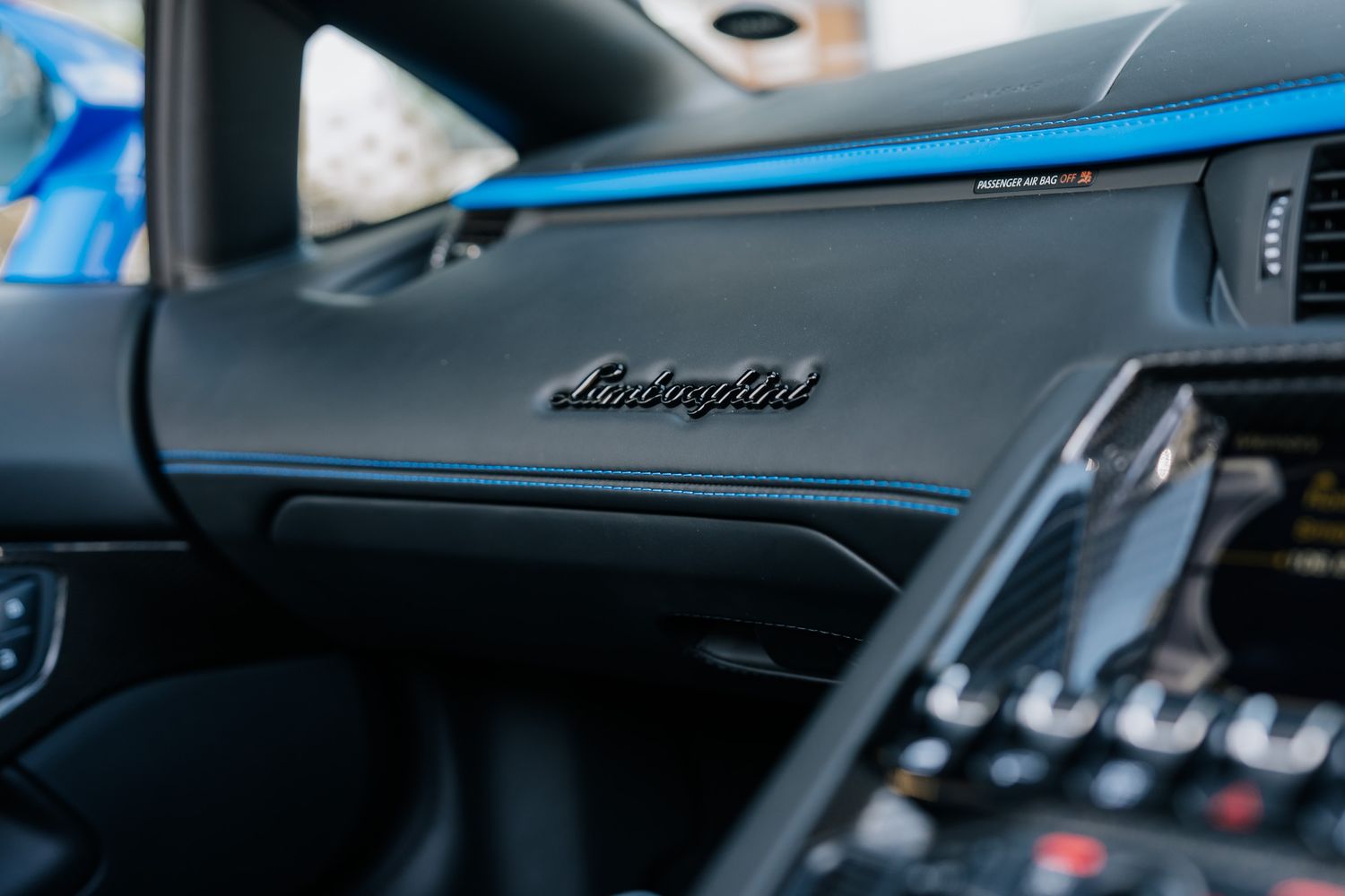 Lamborghini Aventador S Roadster LP 740-4