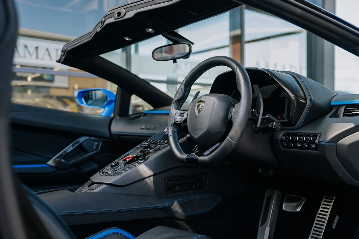 Lamborghini Aventador S Roadster LP 740-4