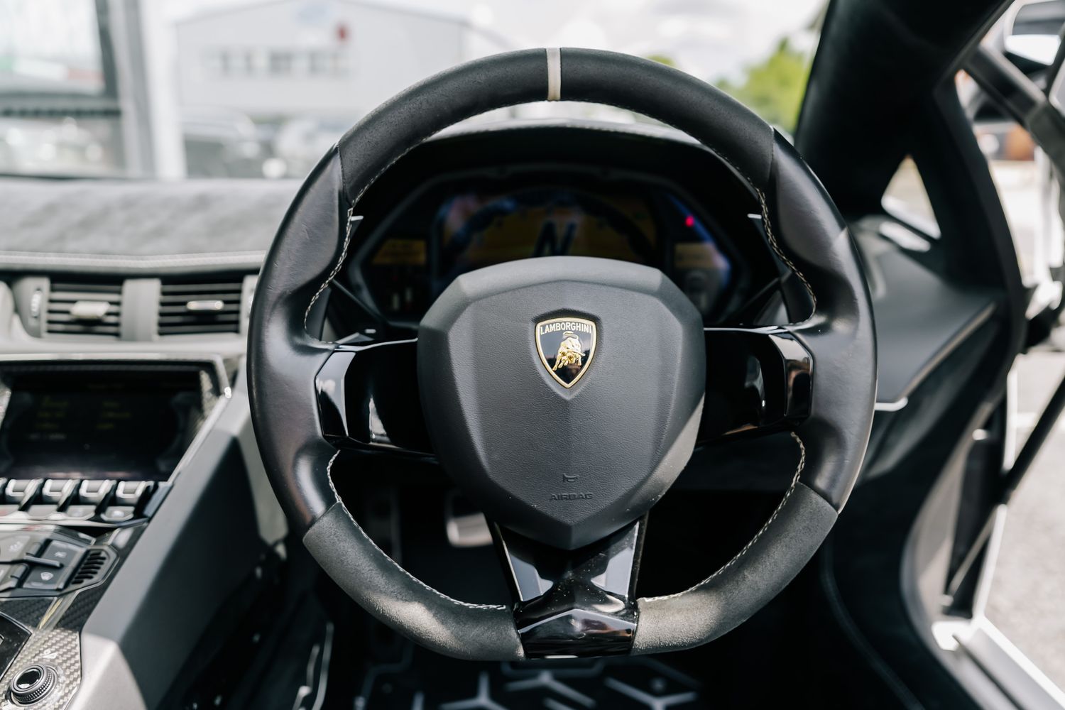 Lamborghini Aventador SV Roadster LP 750-4