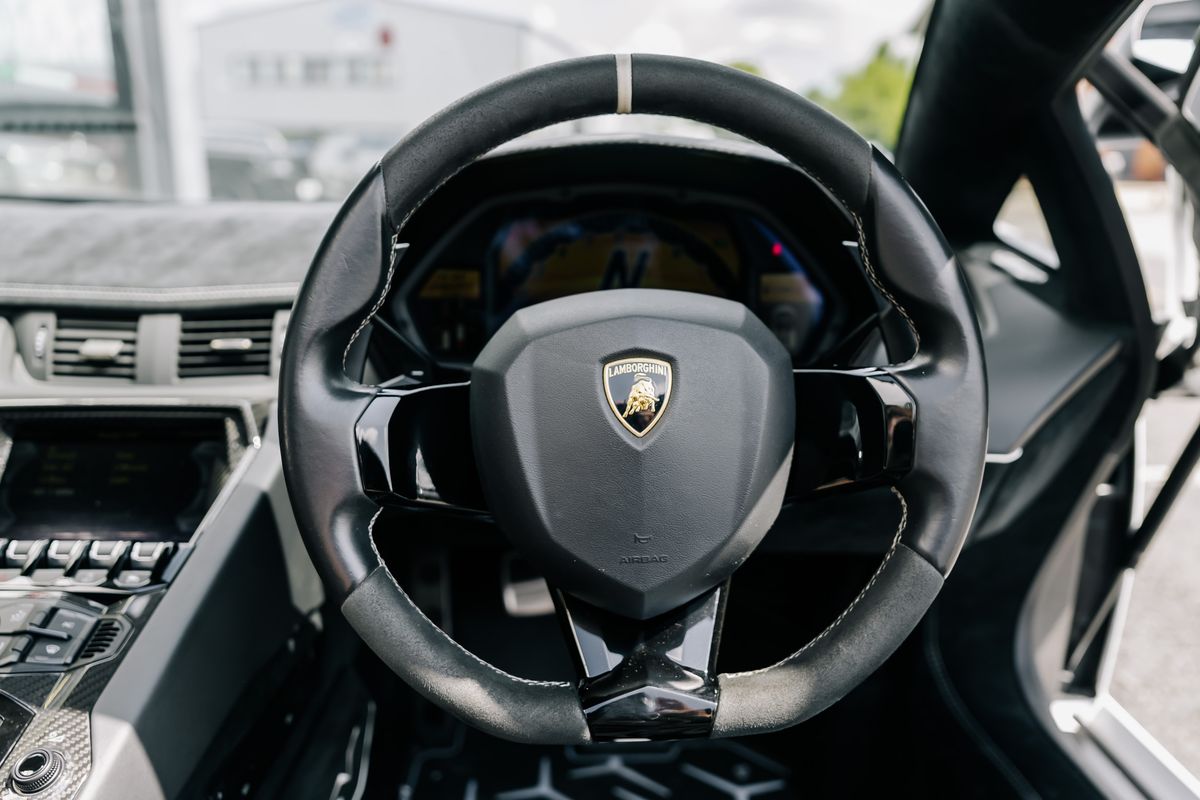 Lamborghini Aventador SV Roadster LP 750-4