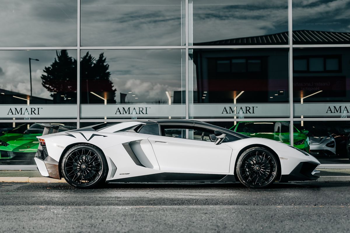 Lamborghini Aventador SV Roadster LP 750-4