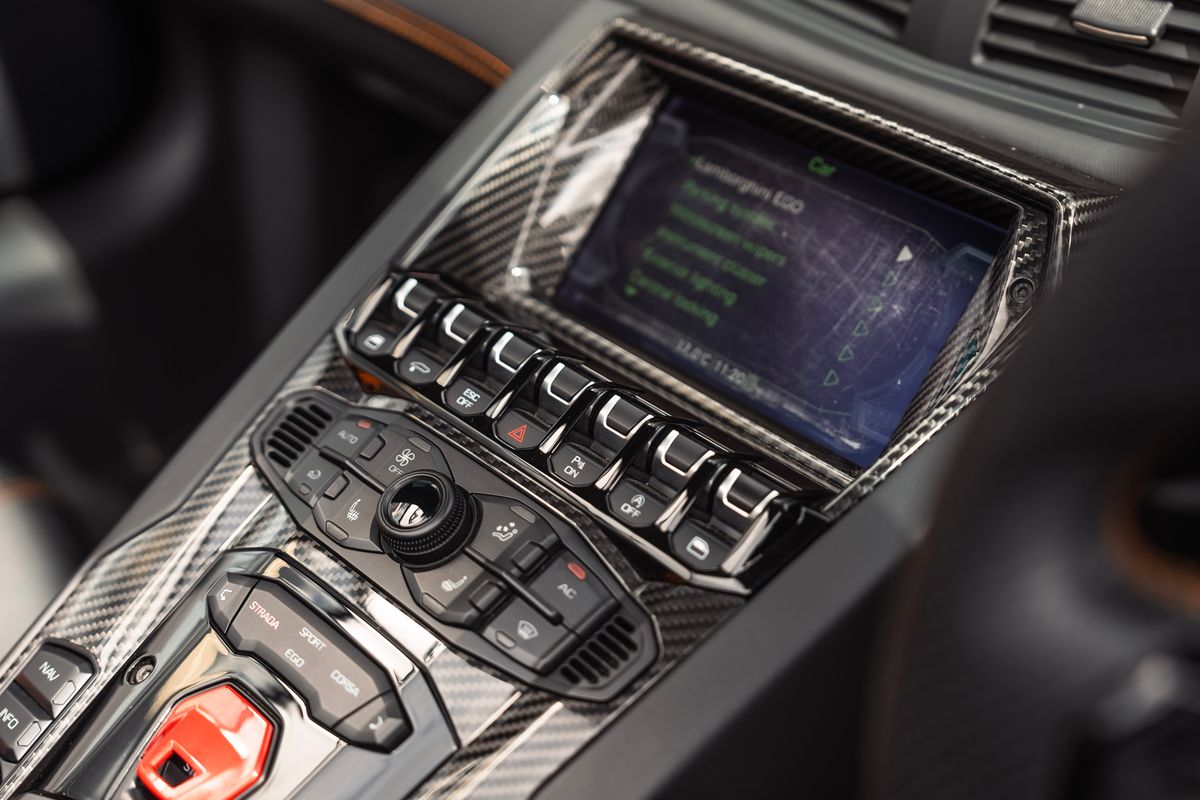 Lamborghini Aventador S Roadster LP 740-4