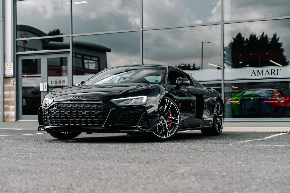 AUDI R8 Performance Carbon Black