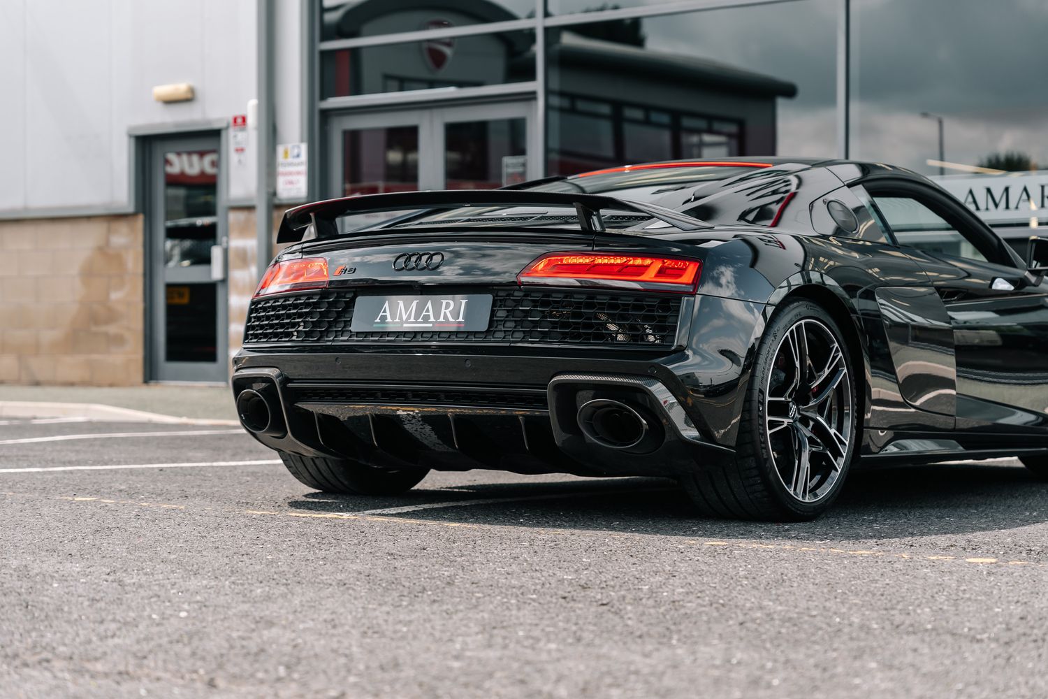 AUDI R8 Performance Carbon Black
