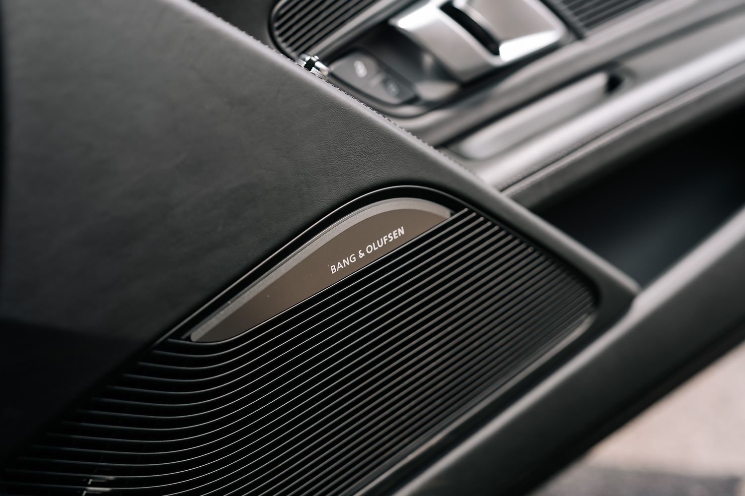 AUDI R8 Performance Carbon Black