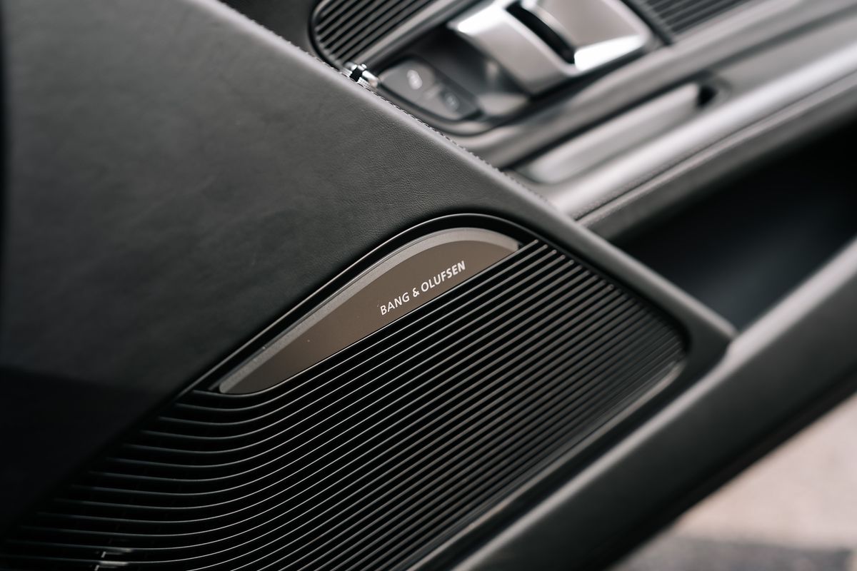 AUDI R8 Performance Carbon Black