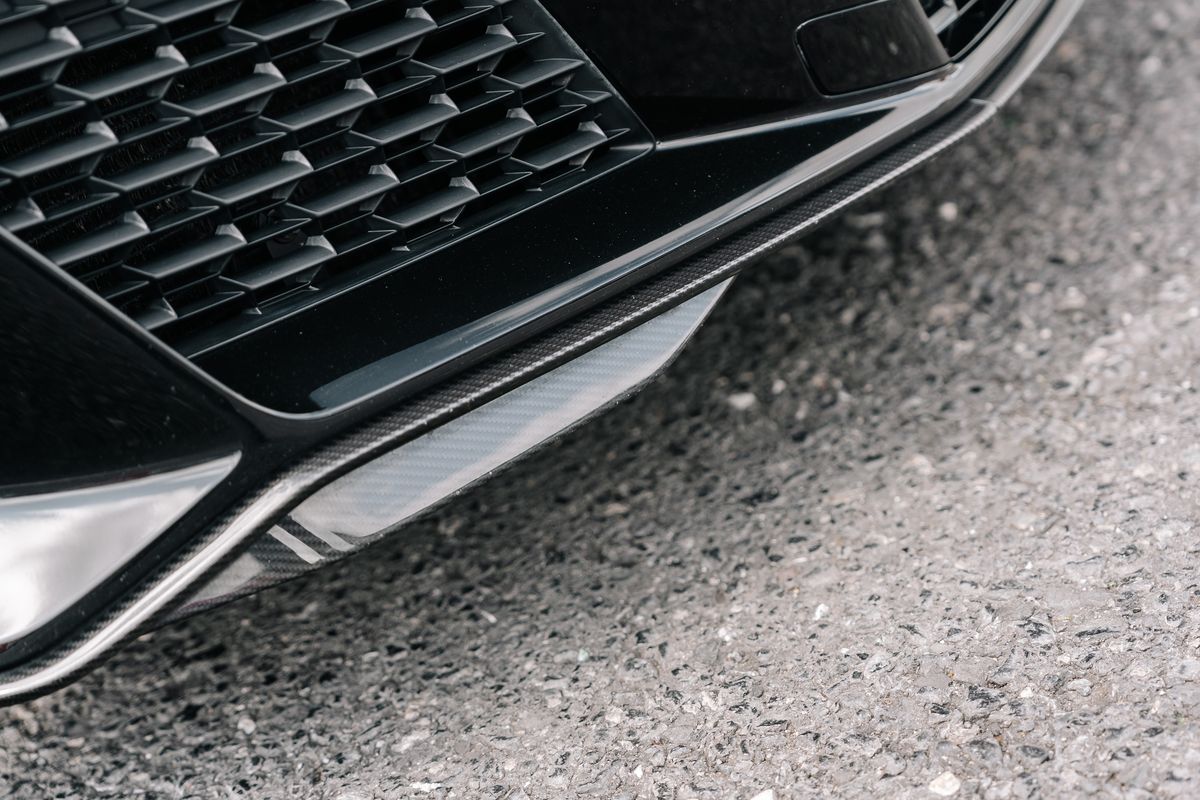AUDI R8 Performance Carbon Black