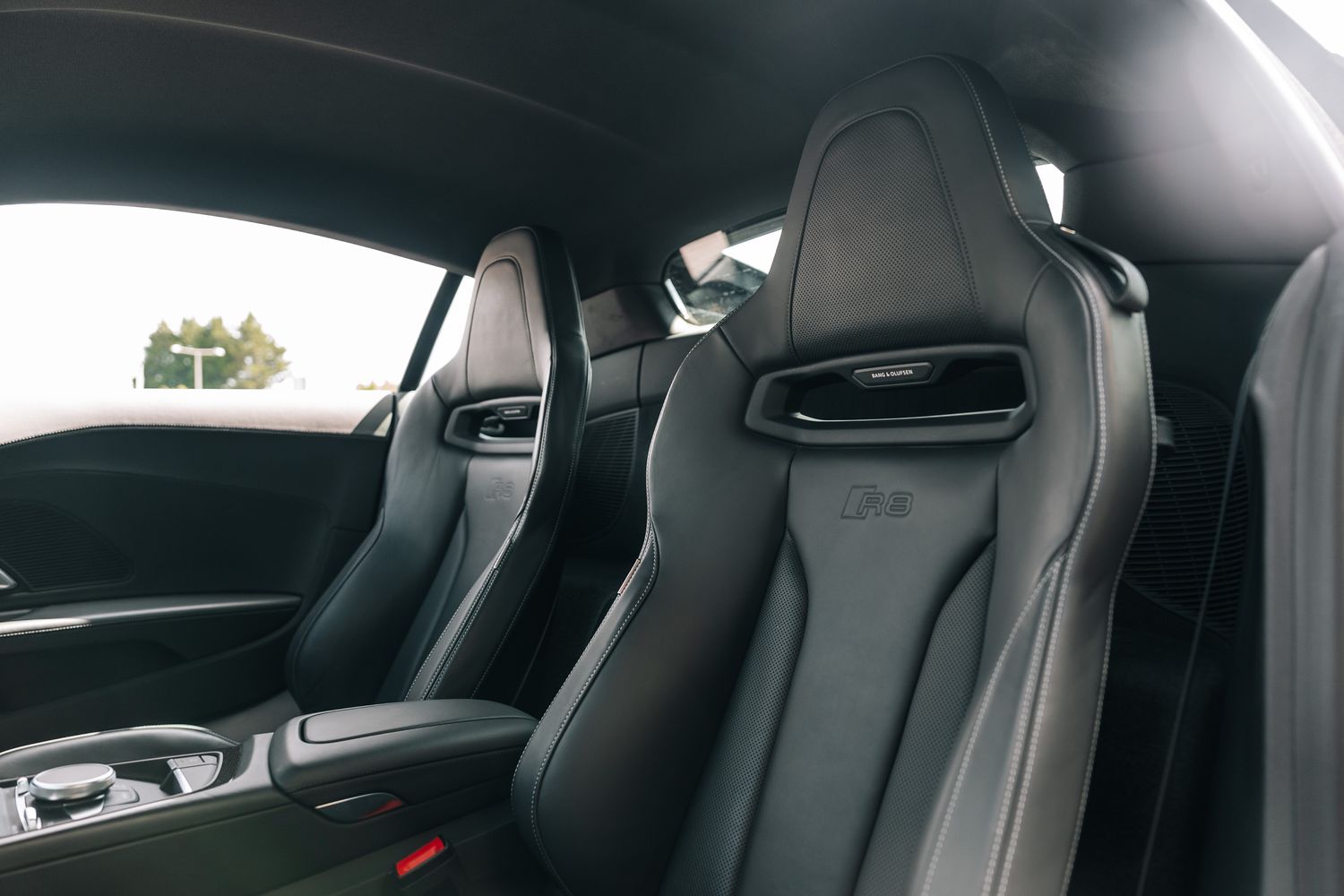 AUDI R8 Performance Carbon Black