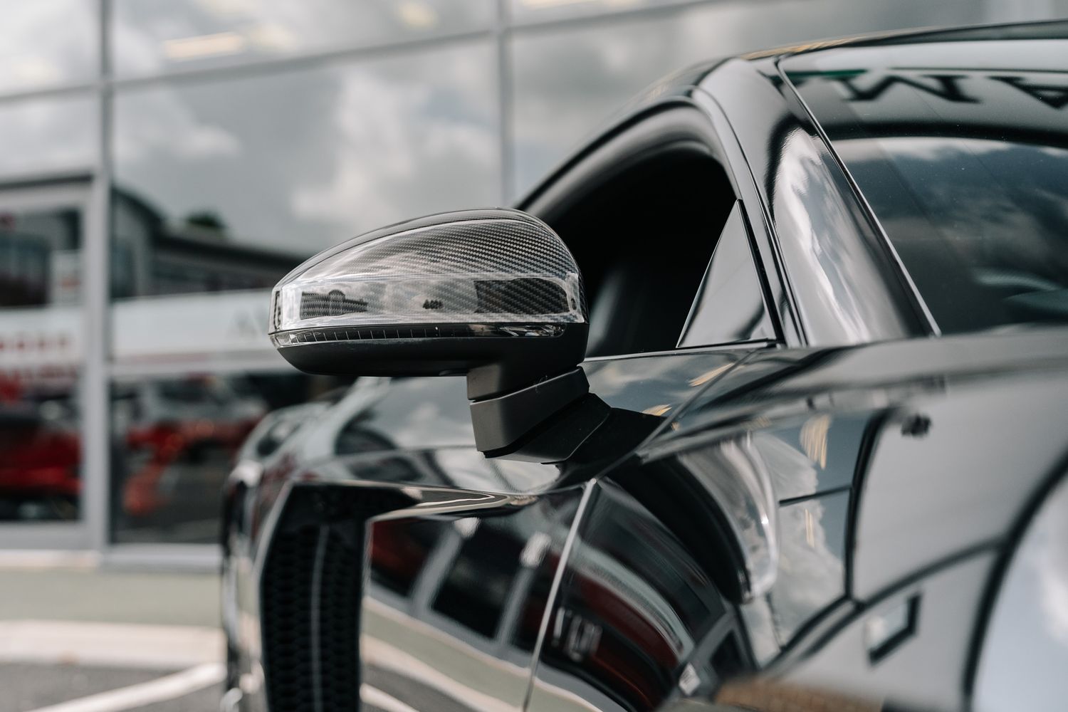 AUDI R8 Performance Carbon Black