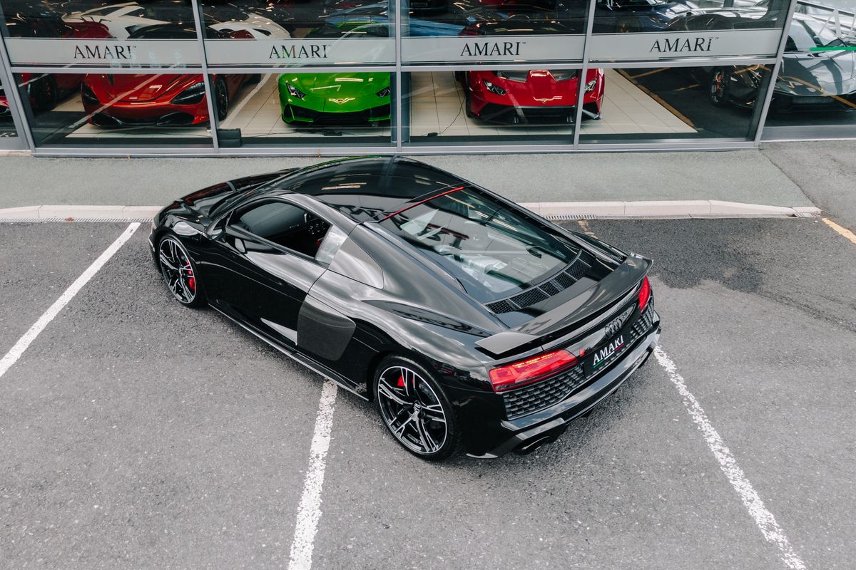 AUDI R8 Performance Carbon Black