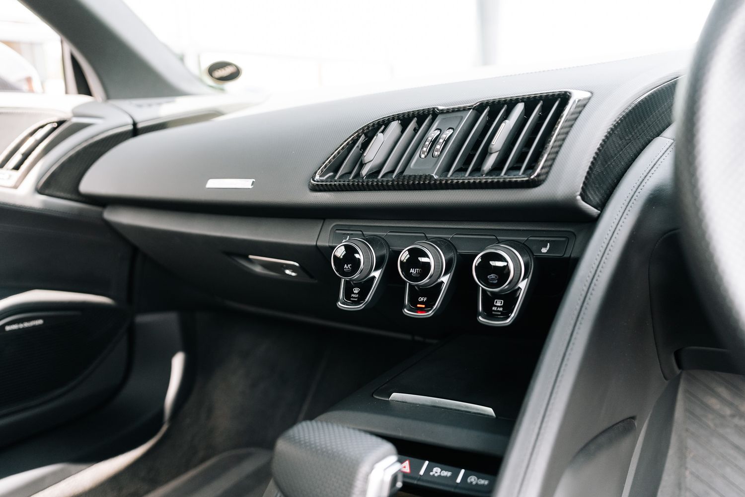 AUDI R8 Performance Carbon Black