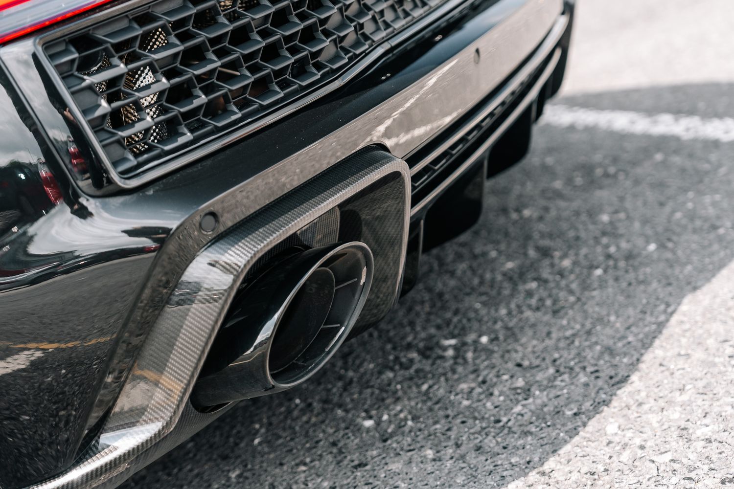 AUDI R8 Performance Carbon Black