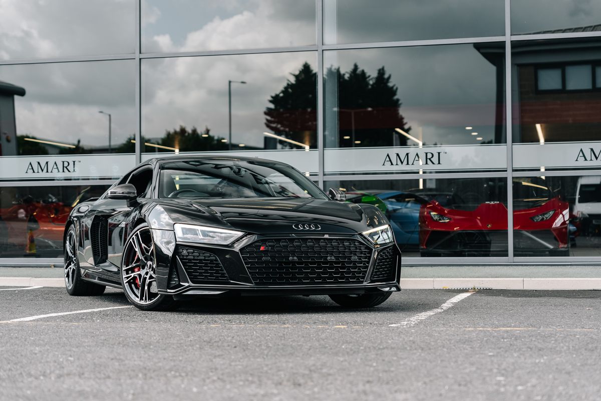AUDI R8 Performance Carbon Black