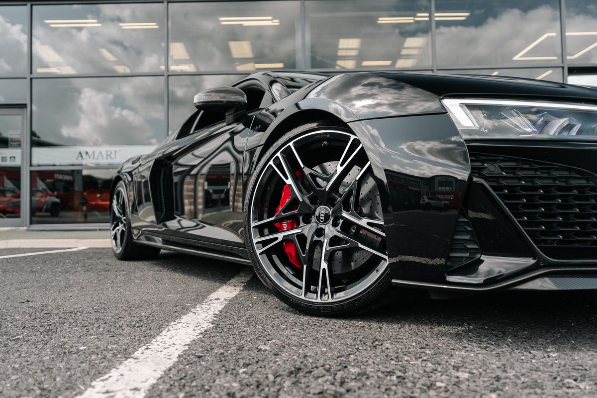 AUDI R8 Performance Carbon Black