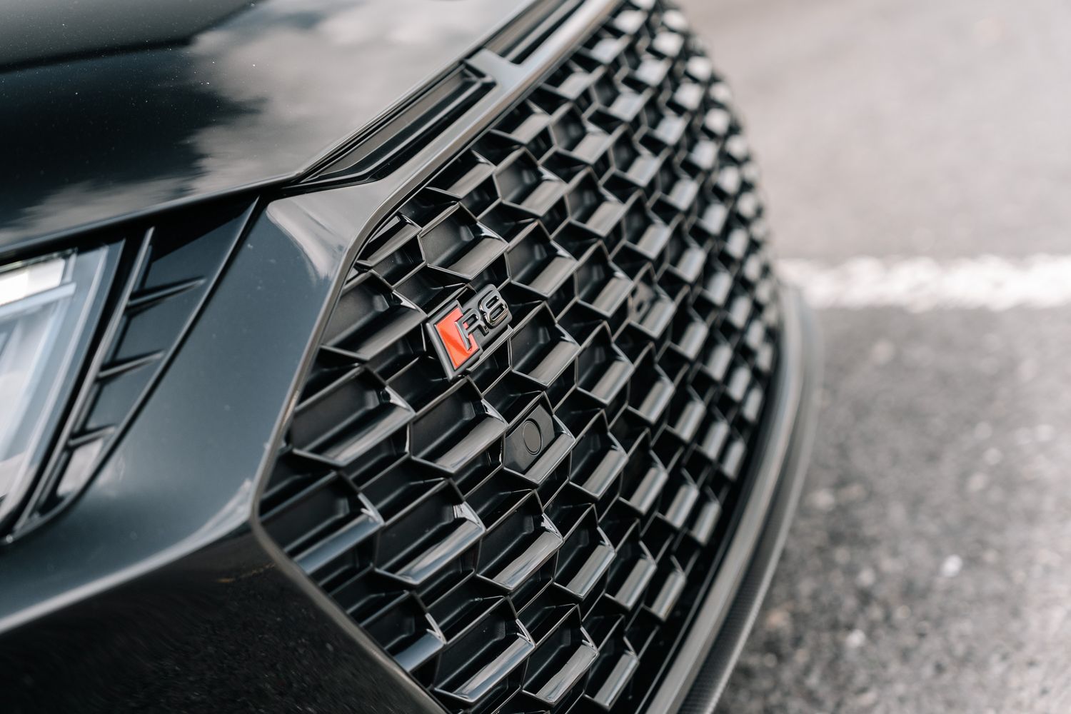 AUDI R8 Performance Carbon Black