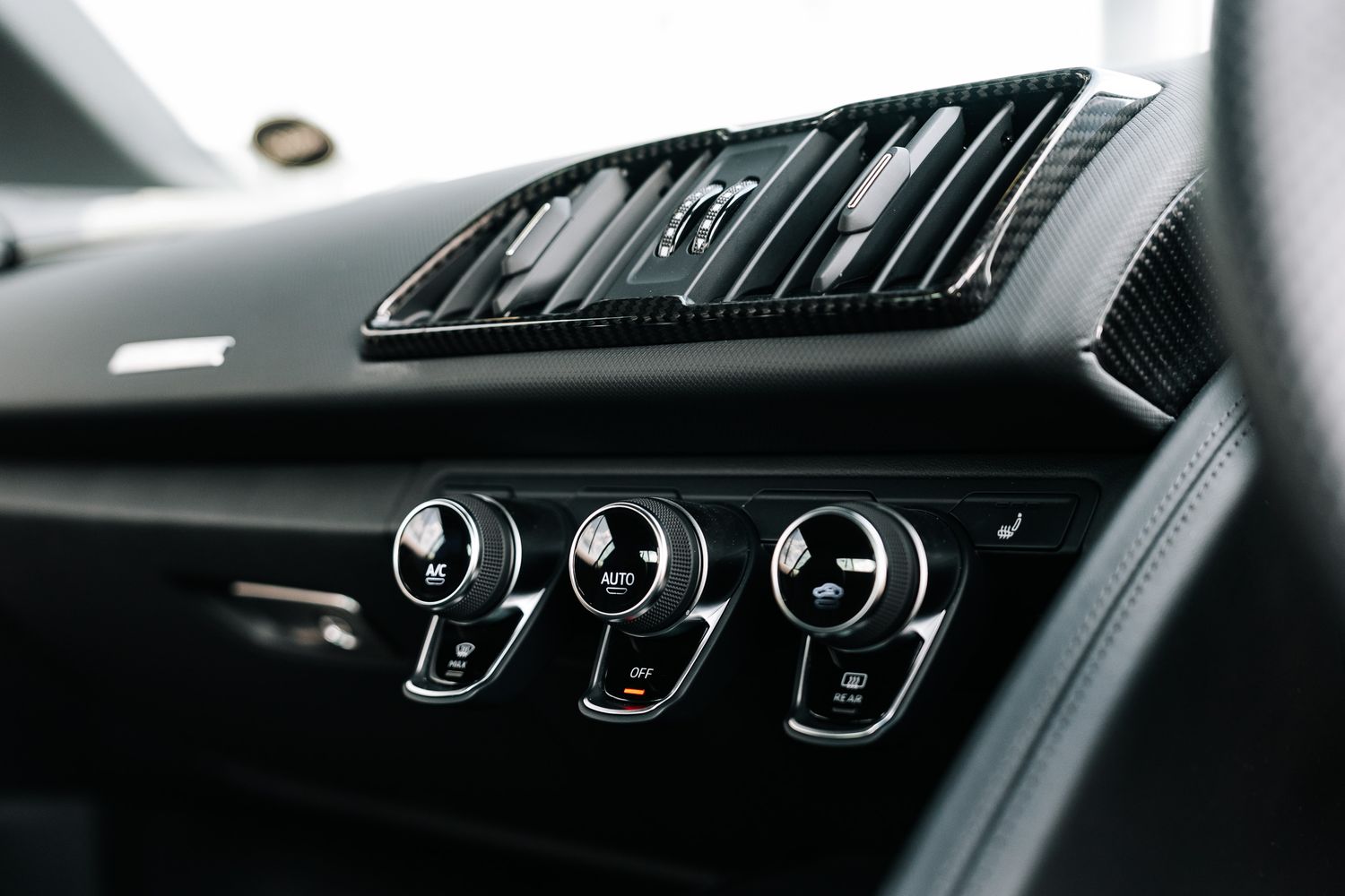 AUDI R8 Performance Carbon Black