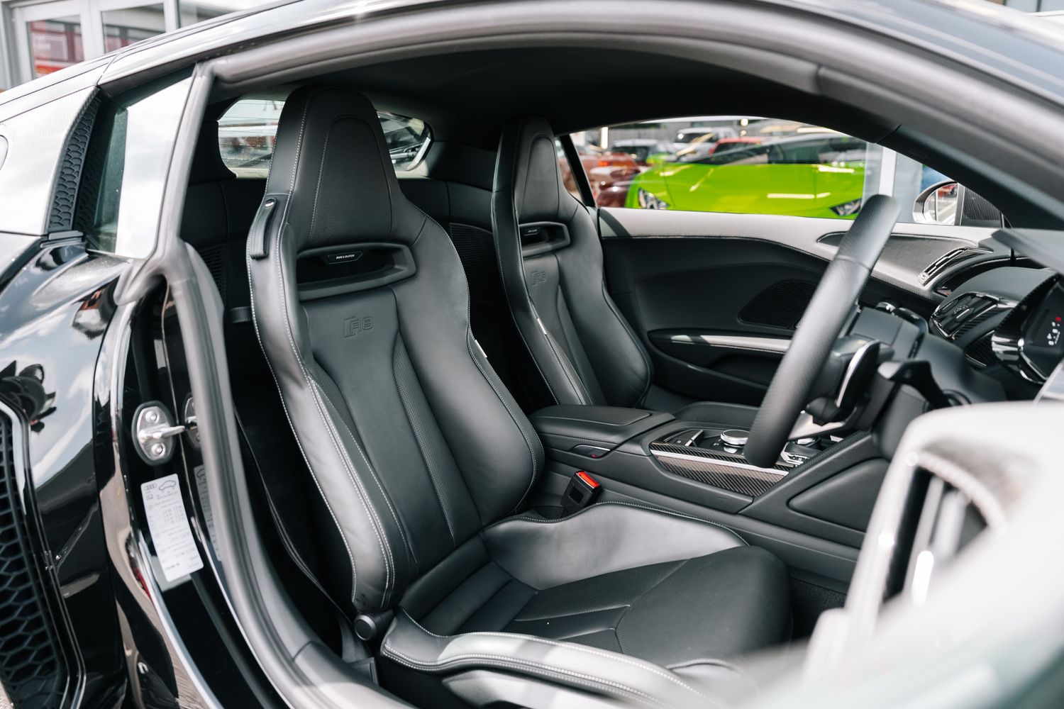 AUDI R8 Performance Carbon Black
