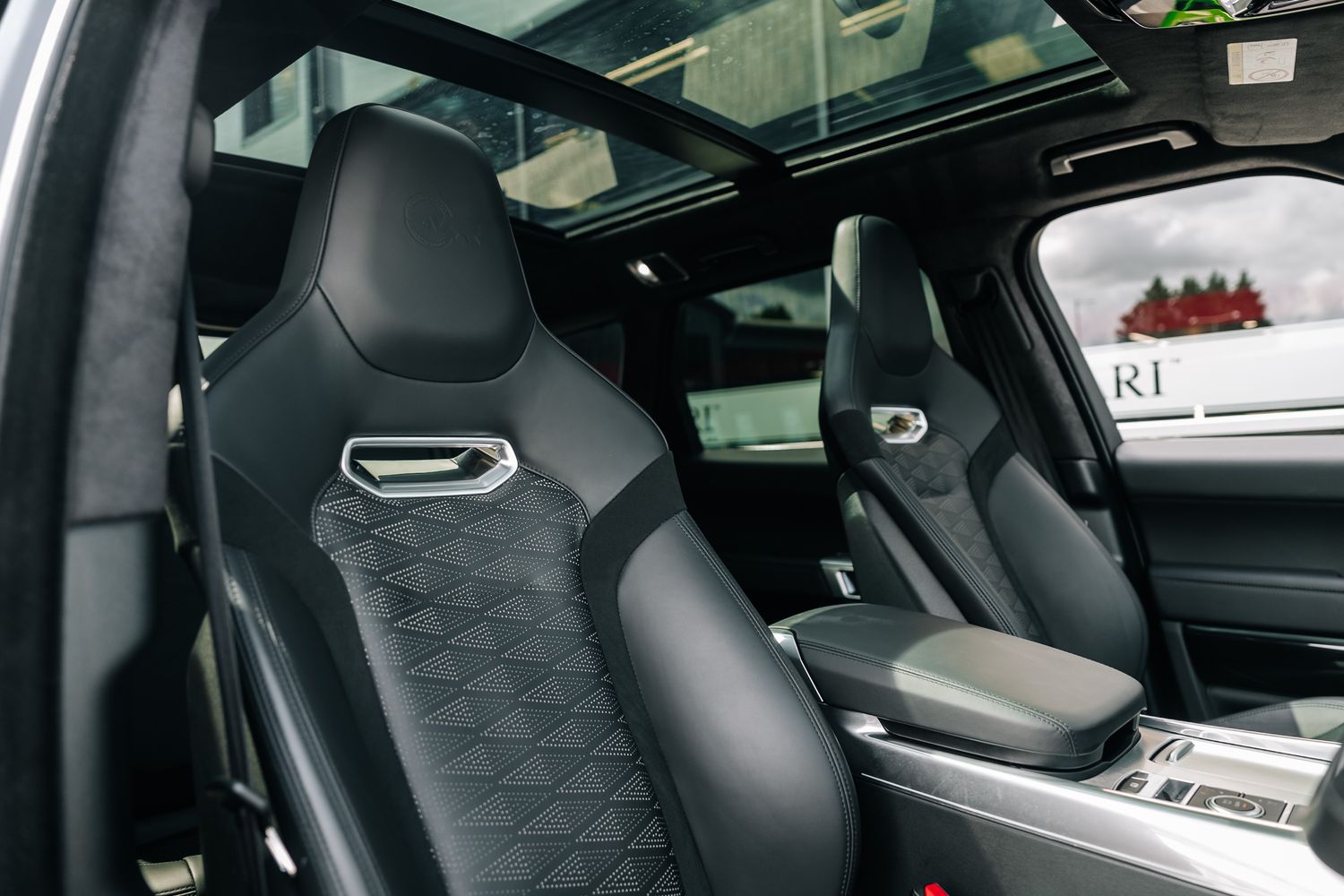 Land Rover Range Rover Sport SVR