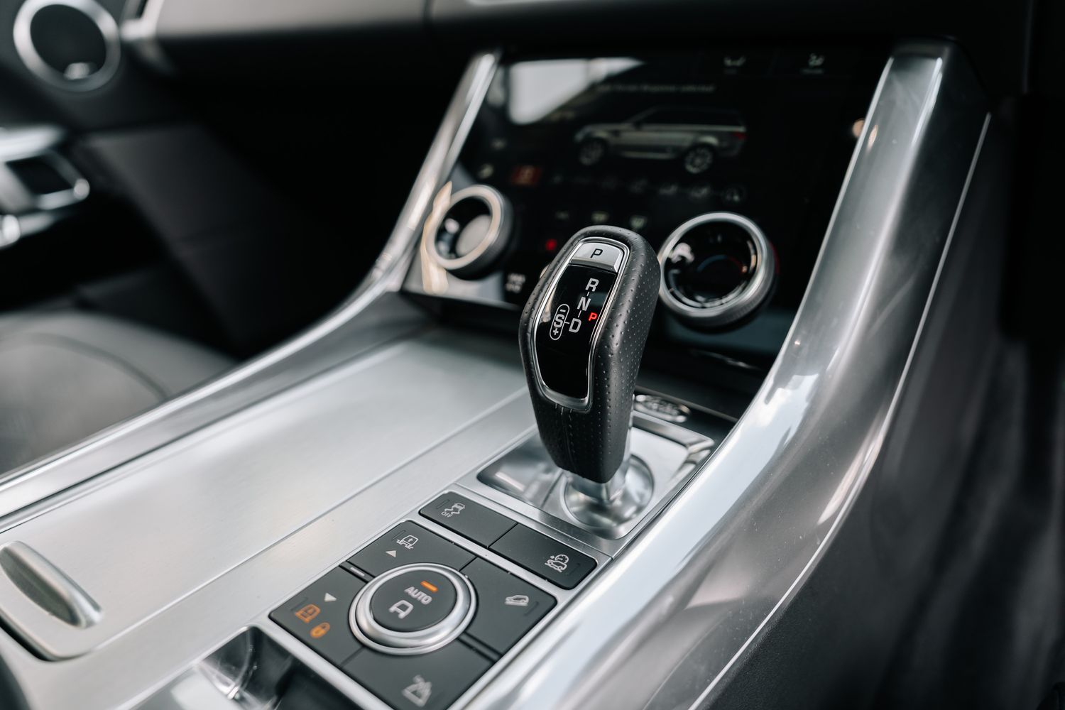 Land Rover Range Rover Sport SVR