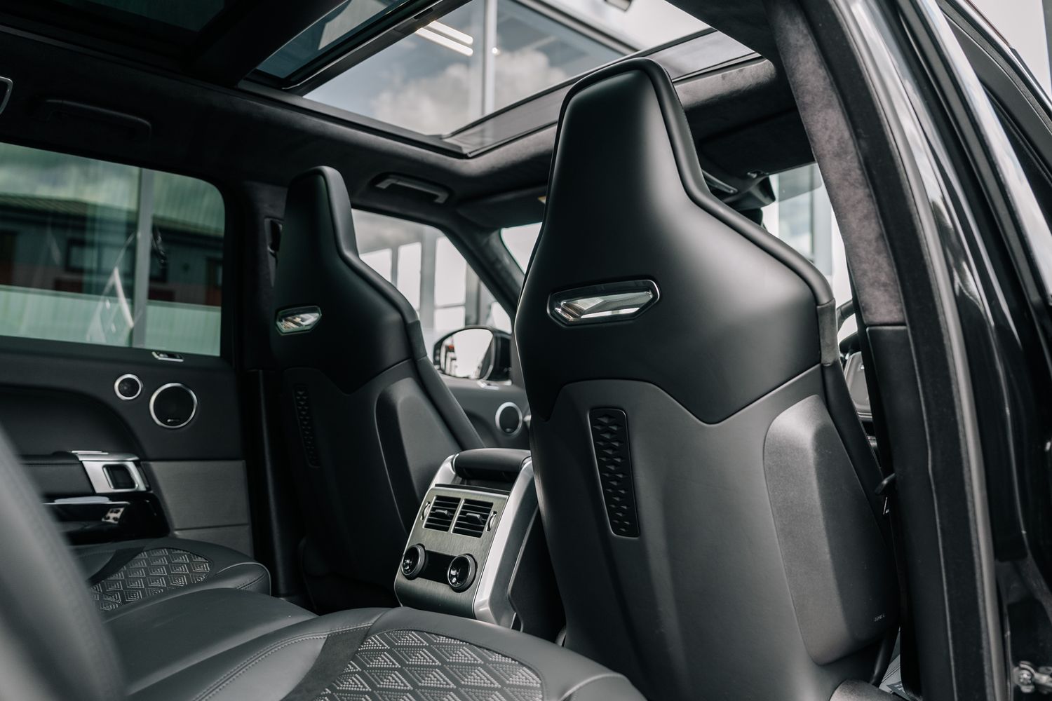 Land Rover Range Rover Sport SVR