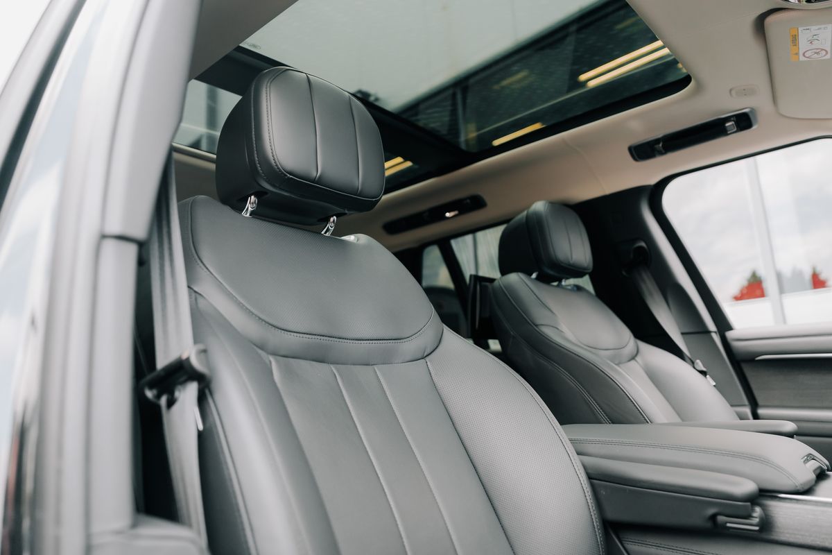 Land Rover Range Rover Autobiography First Edition D350
