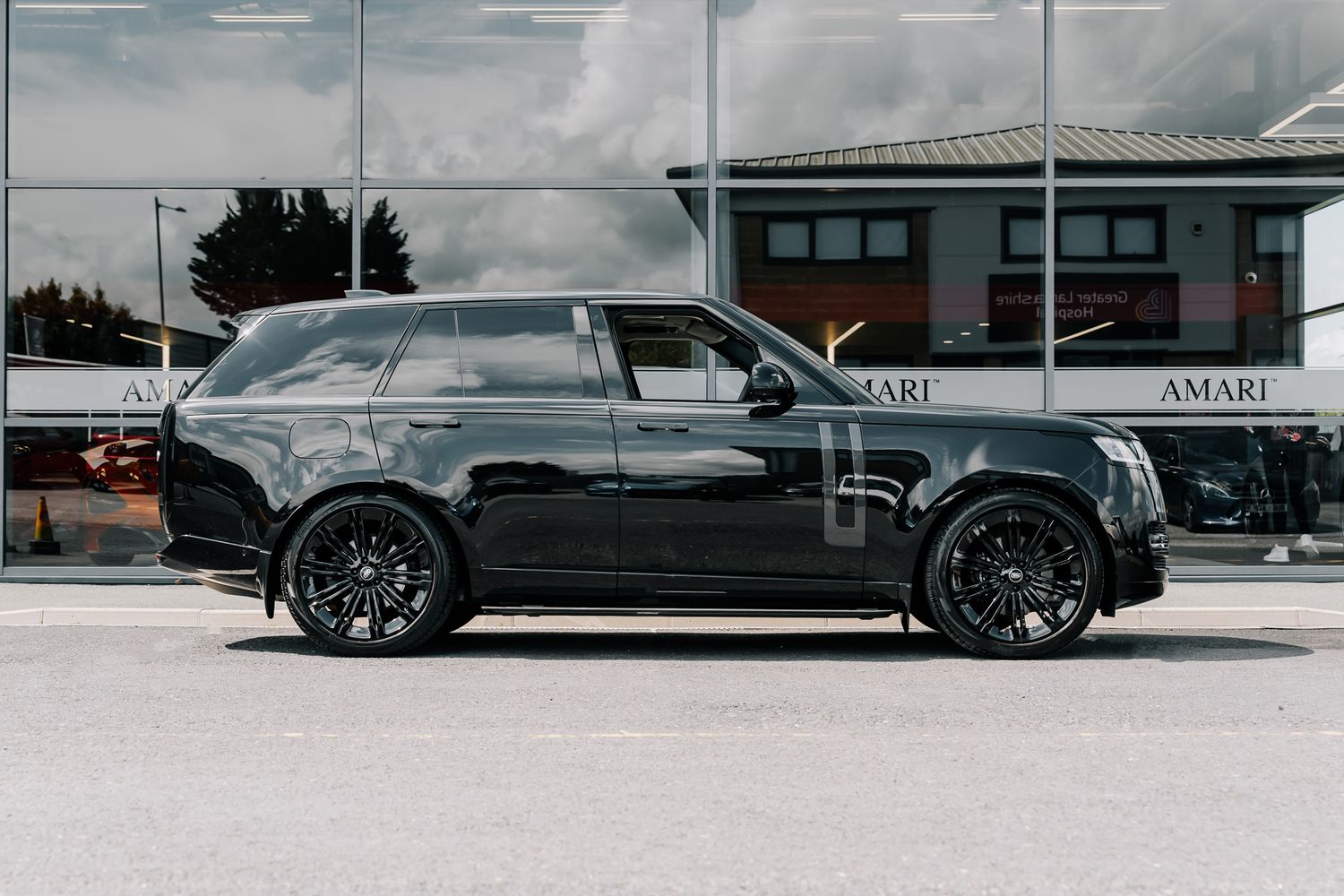 Land Rover Range Rover Autobiography First Edition D350