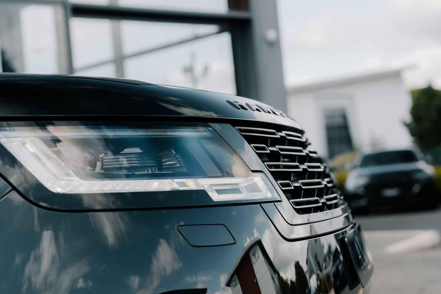 Land Rover Range Rover Autobiography First Edition D350