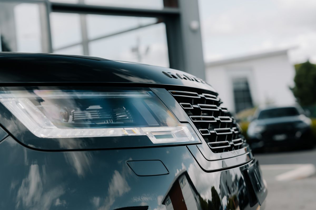Land Rover Range Rover Autobiography First Edition D350