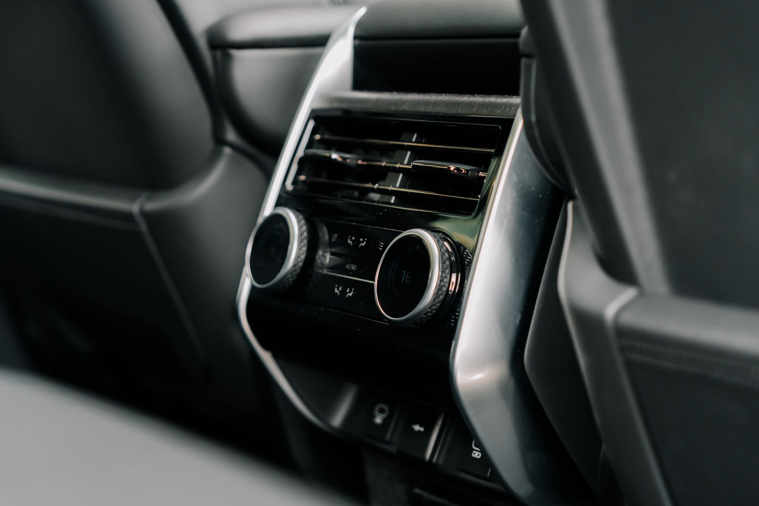 Land Rover Range Rover Autobiography First Edition D350