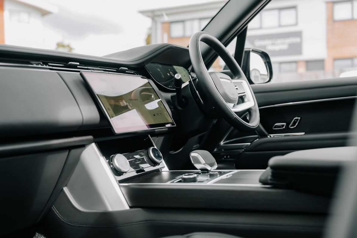Land Rover Range Rover Autobiography First Edition D350