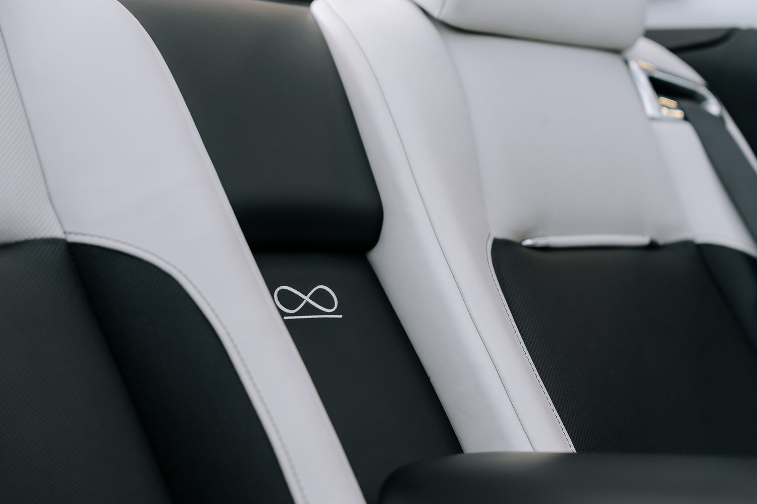 Rolls Royce Dawn Black Badge