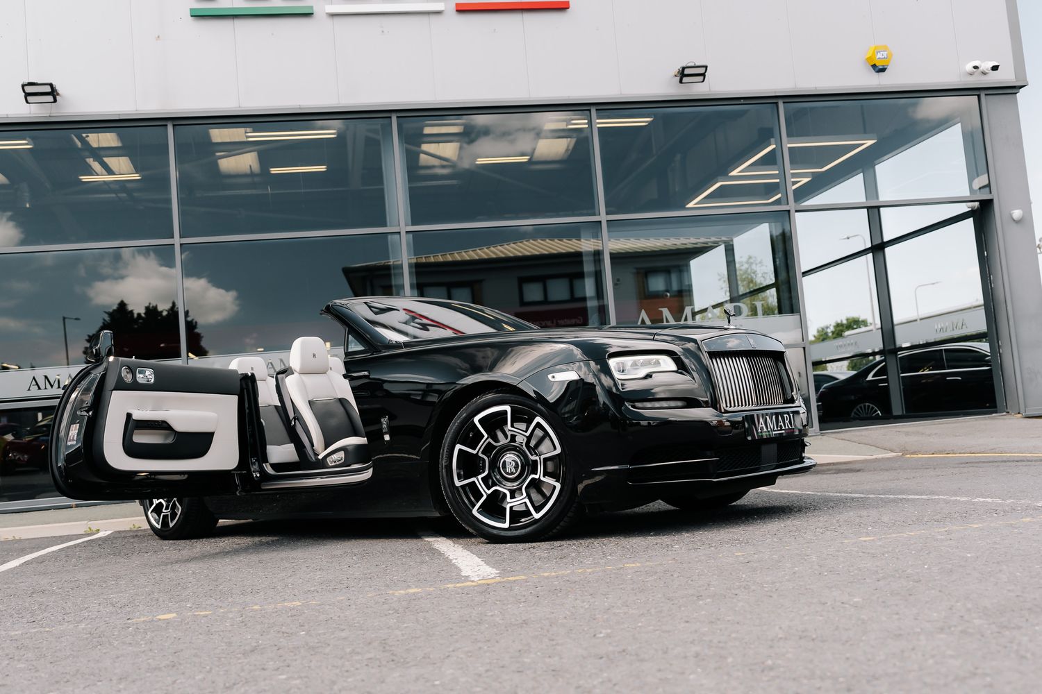 Rolls Royce Dawn Black Badge