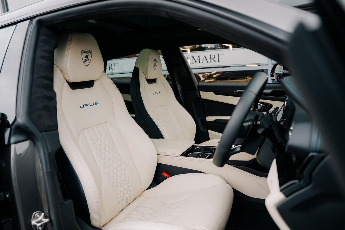 Lamborghini Urus S V8 Auto