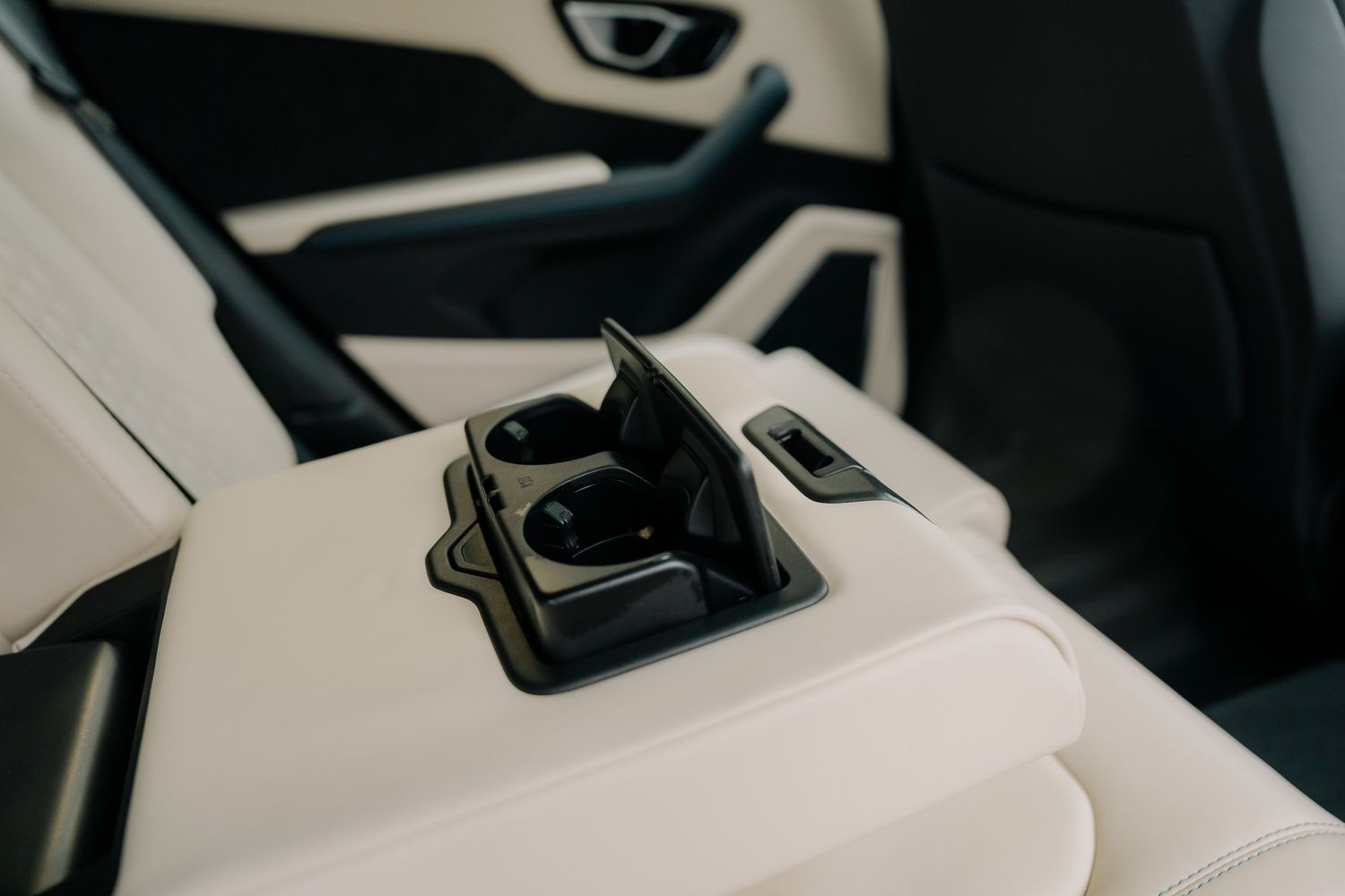 Lamborghini Urus S V8 Auto