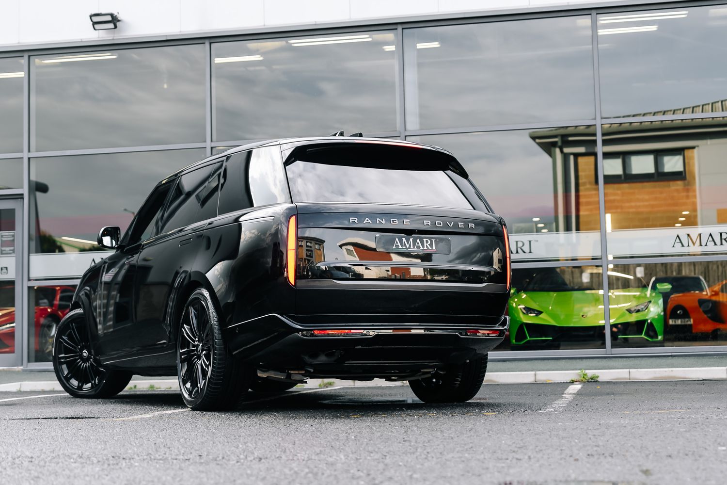 Land Rover Range Rover Autobiography LWB D350 (7 Seats)