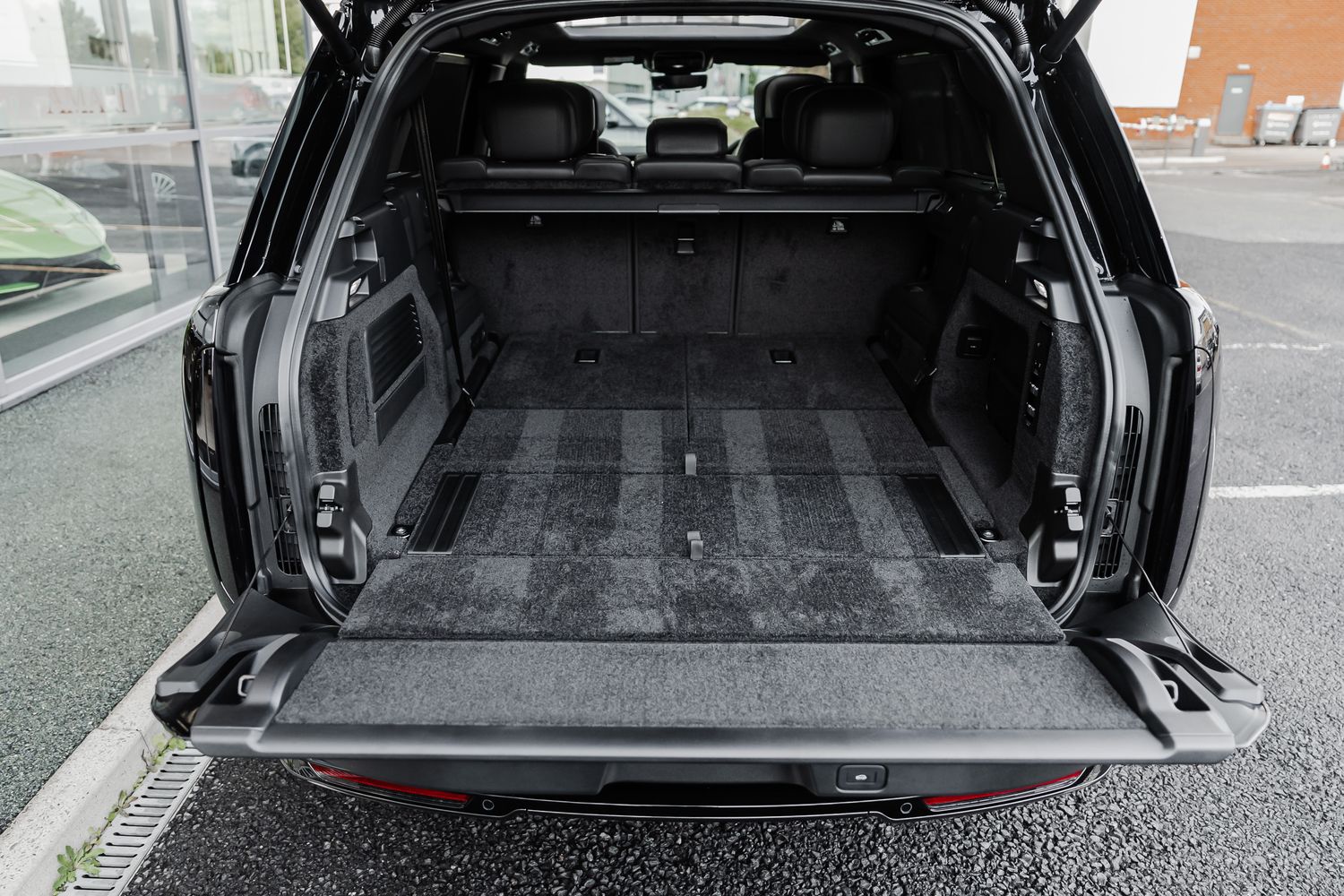 Land Rover Range Rover Autobiography LWB D350 (7 Seats)