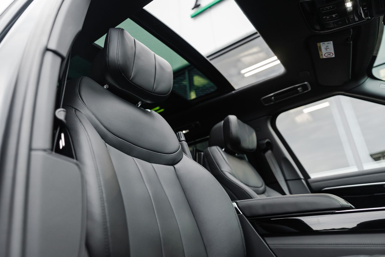 Land Rover Range Rover Autobiography LWB D350 (7 Seats)