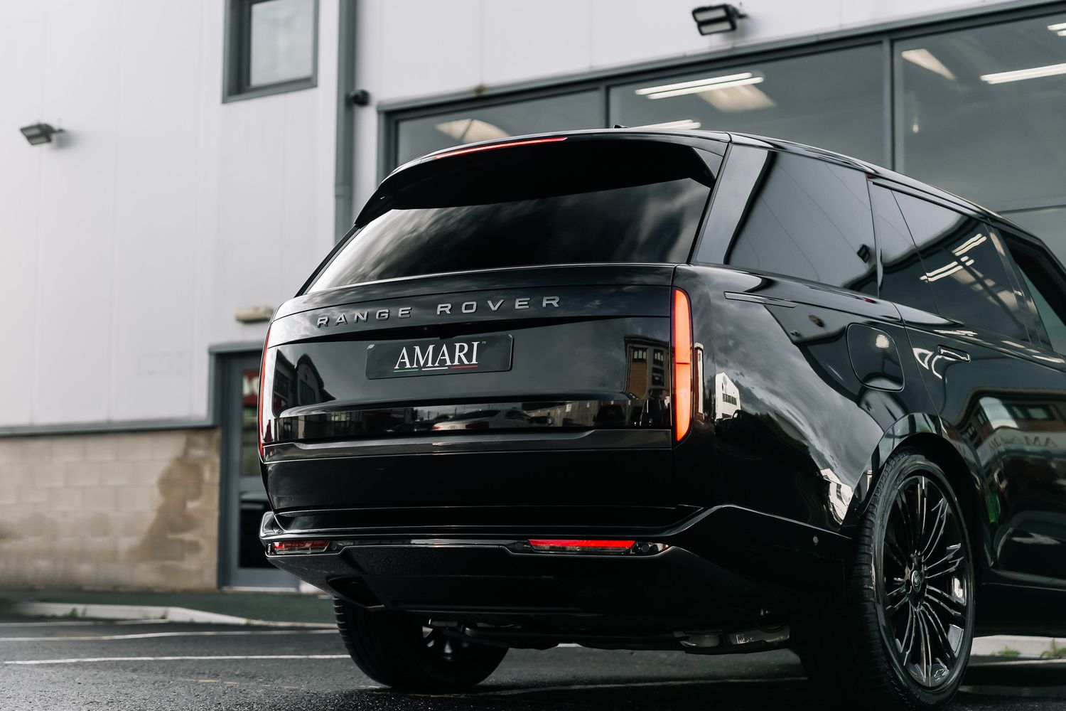 Land Rover Range Rover Autobiography LWB D350 (7 Seats)