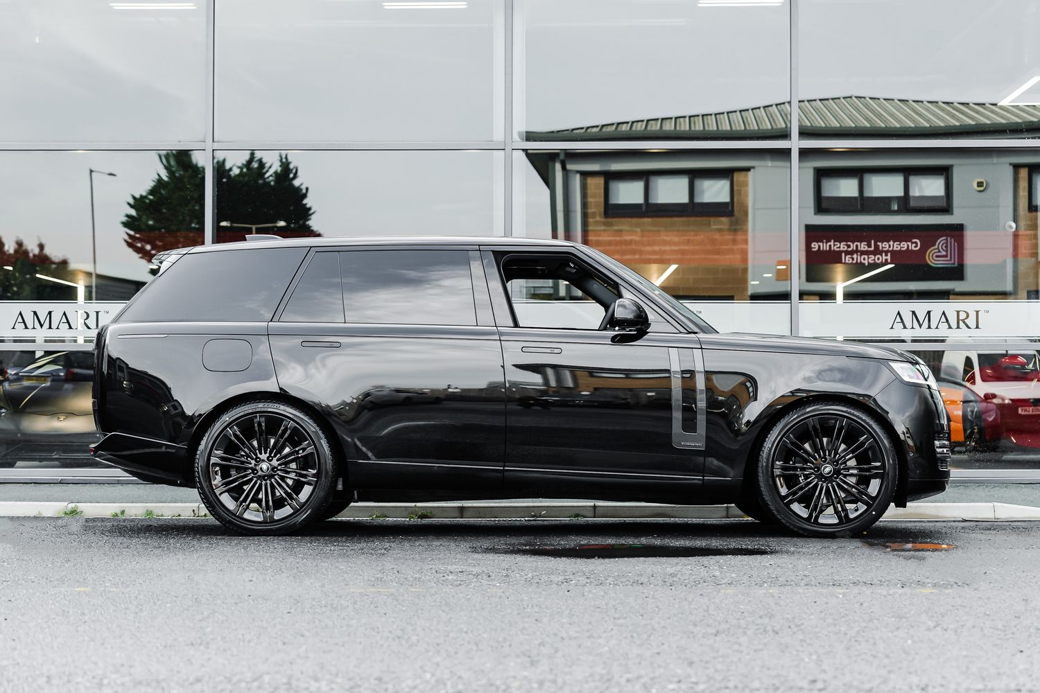 Land Rover Range Rover Autobiography LWB D350 (7 Seats)