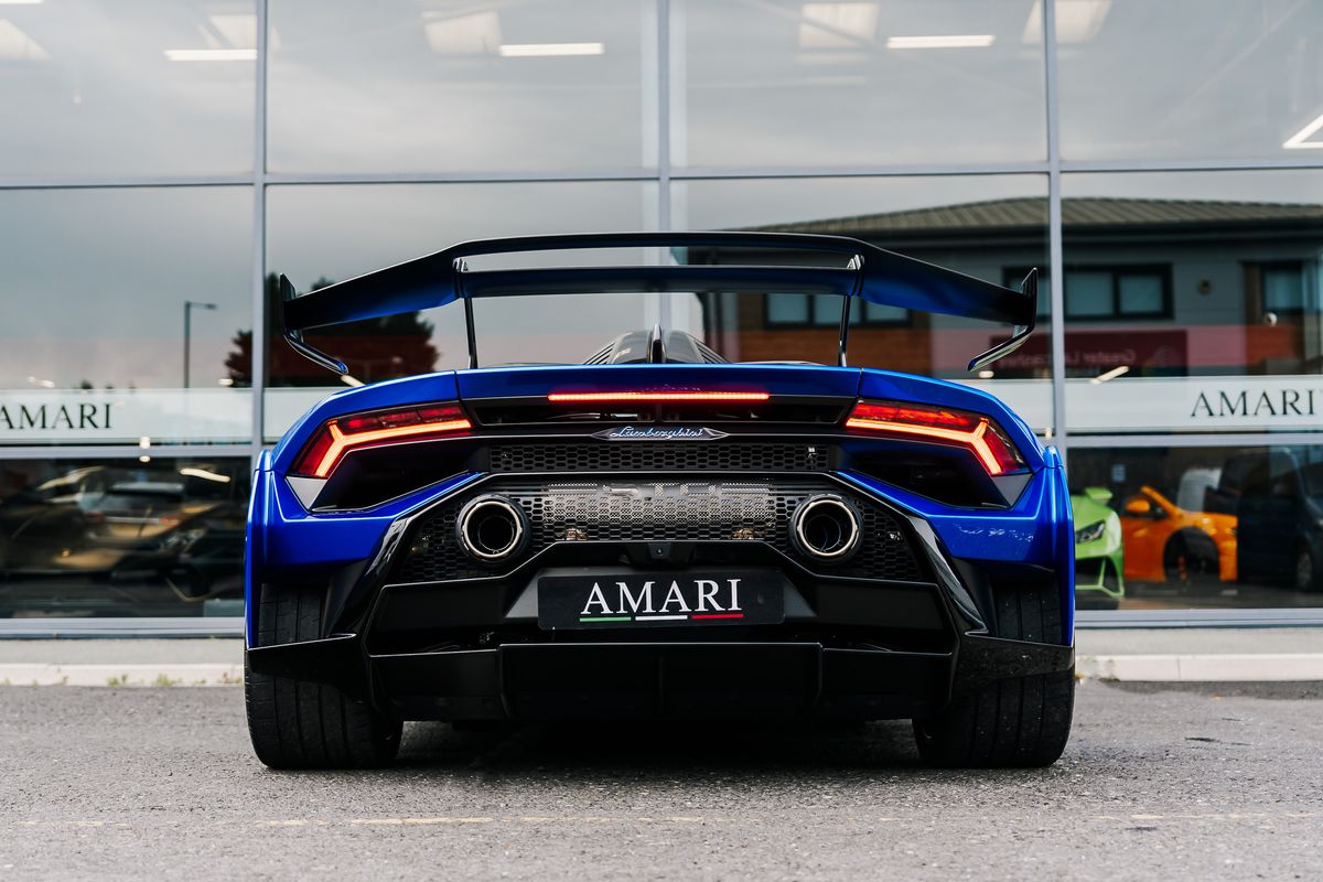 Lamborghini Huracan STO