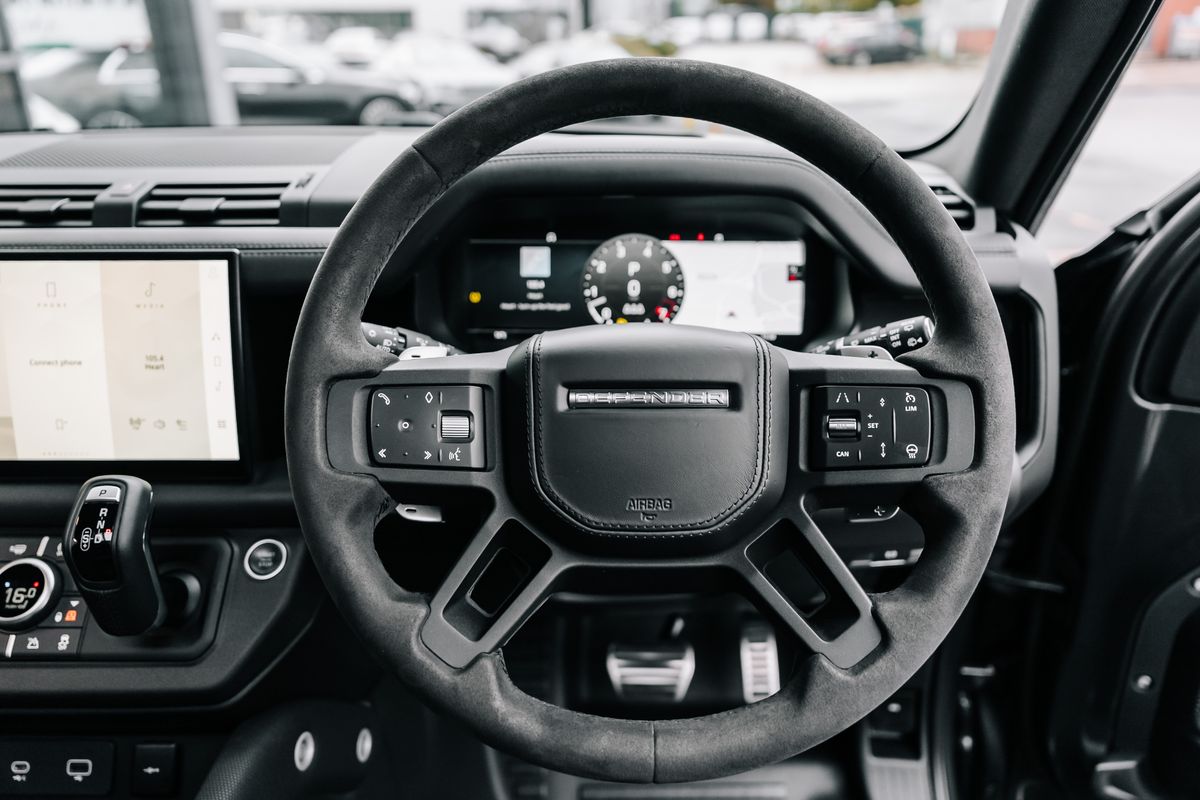 Land Rover Defender 110 V8 5.0 P525