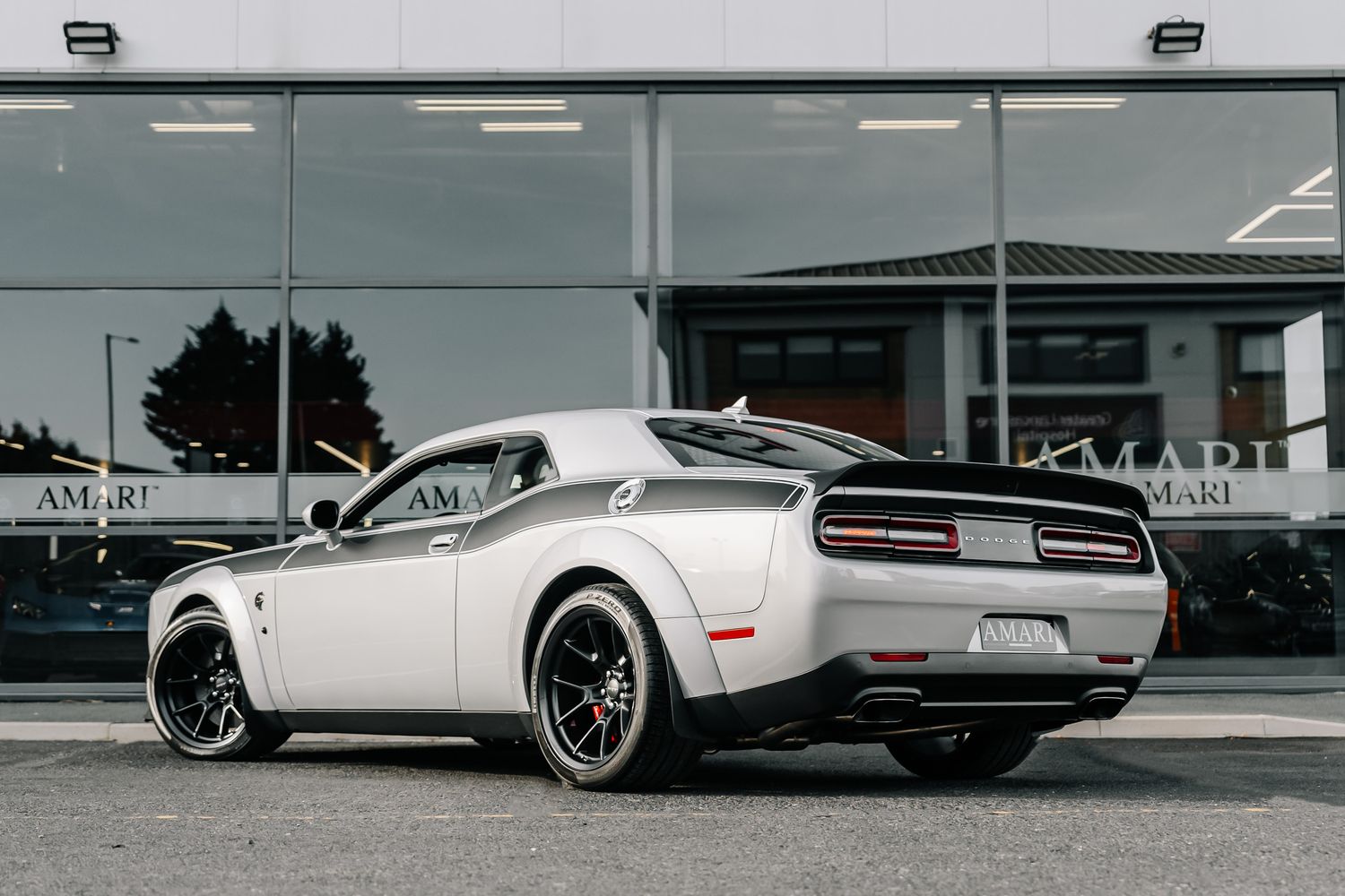 Dodge Challenger Jailbreak