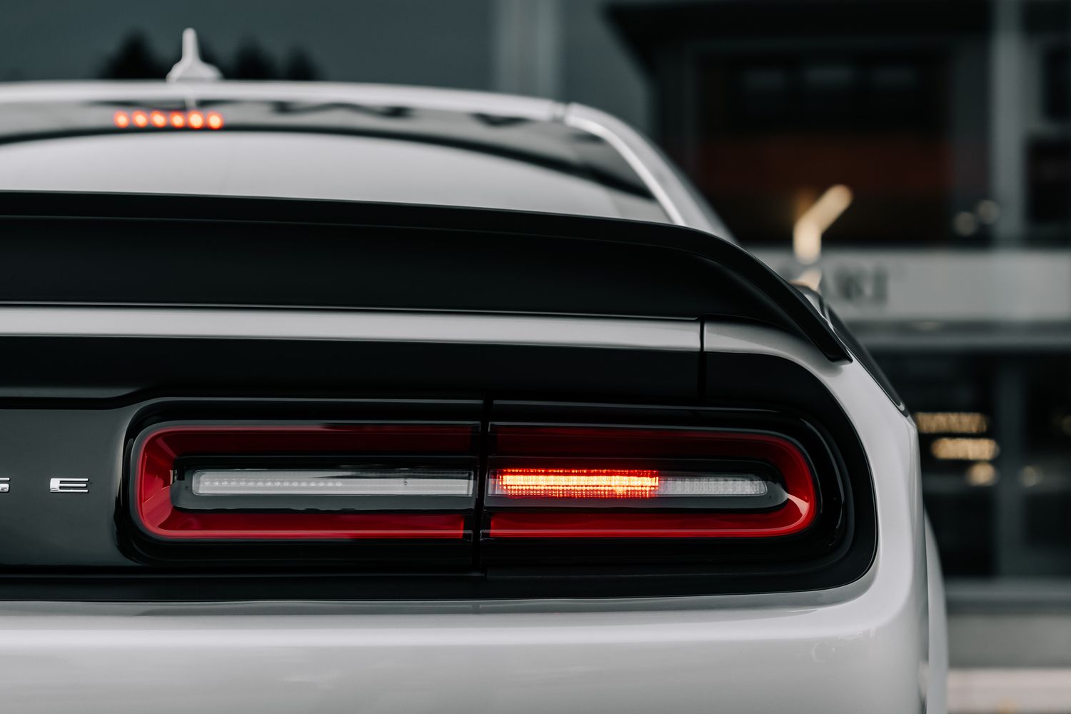 Dodge Challenger Jailbreak