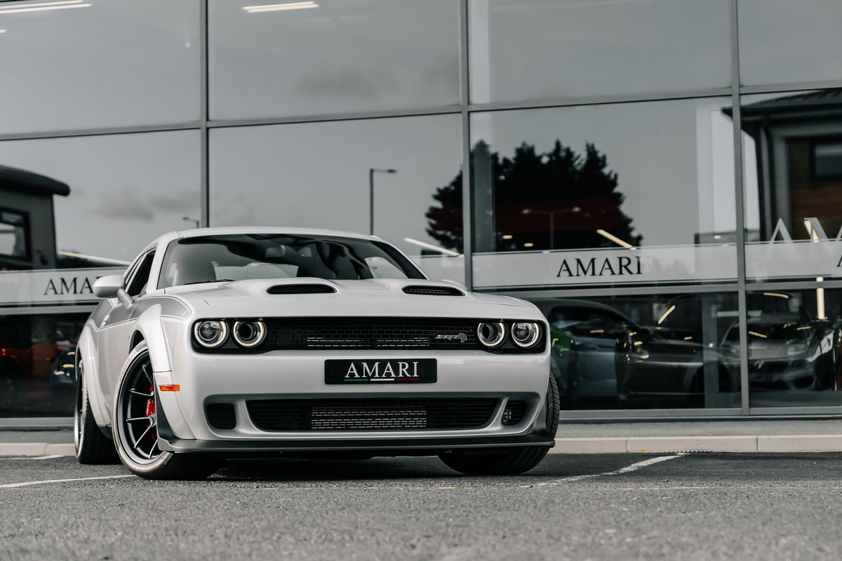 Dodge Challenger Jailbreak