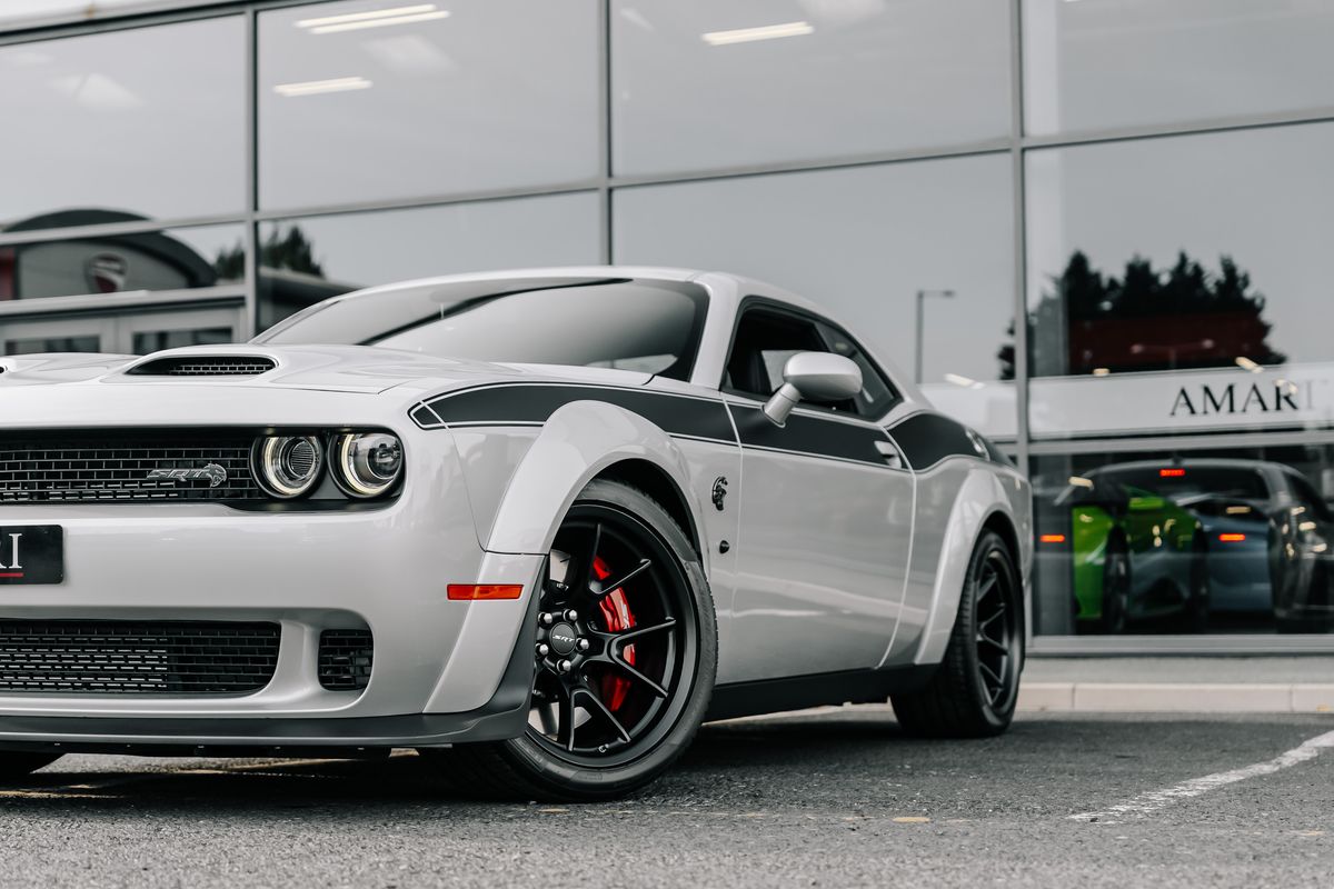 Dodge Challenger Jailbreak