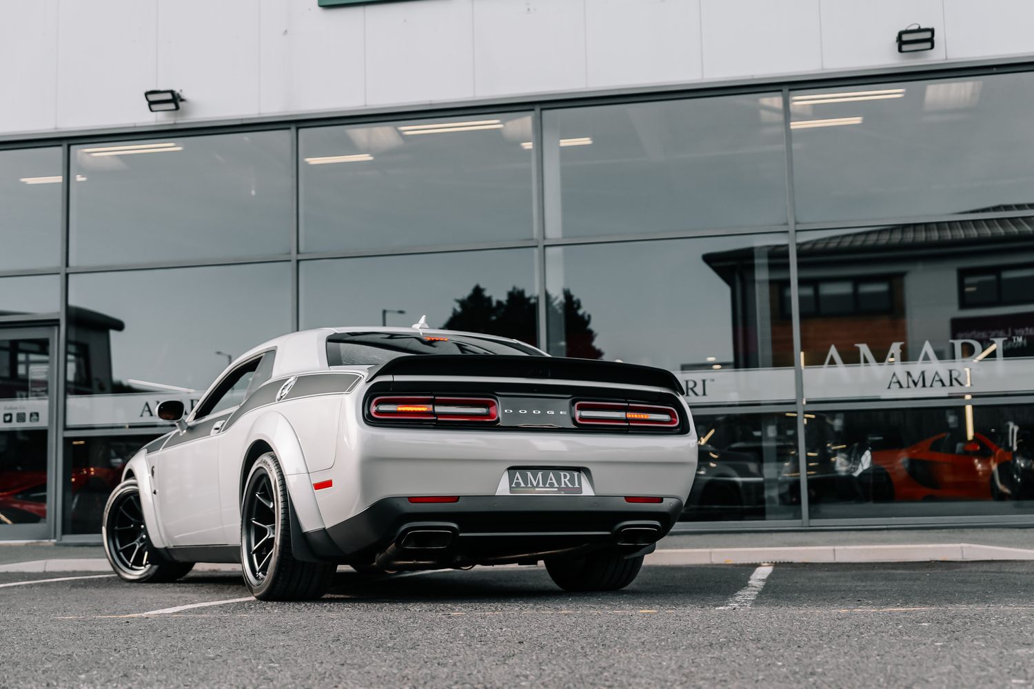 Dodge Challenger Jailbreak