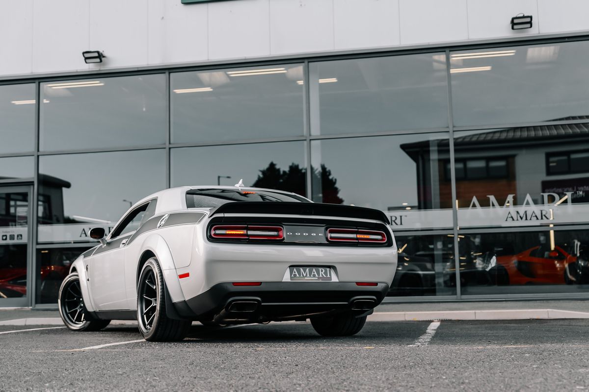 Dodge Challenger Jailbreak